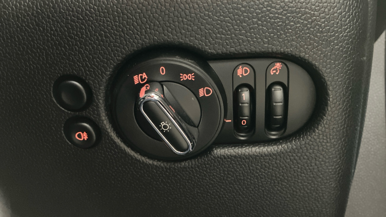 MINI Hatchback 1.5 Cooper Classic 3dr Auto Petrol Hatchback